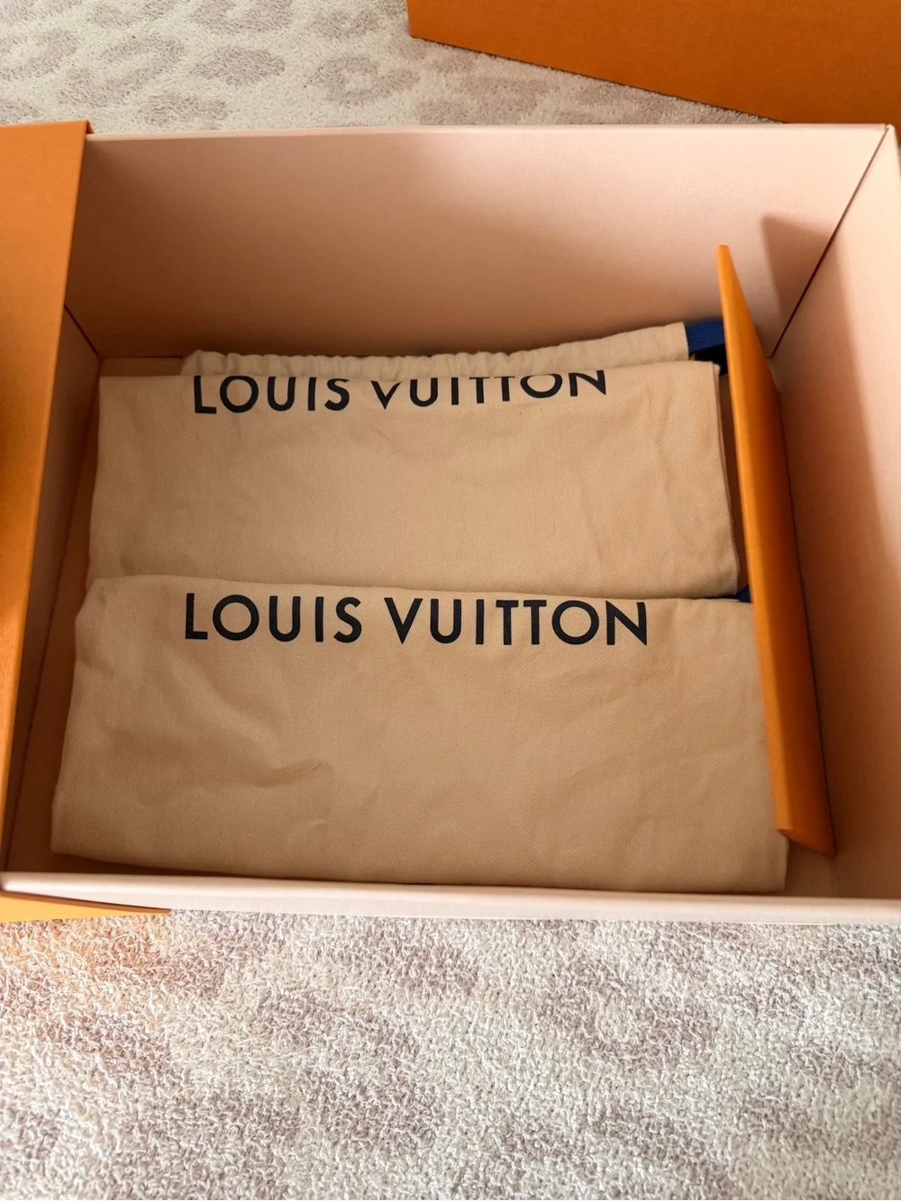 Louis Vuitton like new